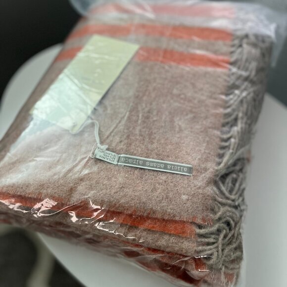 Alicia Adams Alpaca Boulder Throw - Light Taupe/Firecracker - Picture 6 of 6